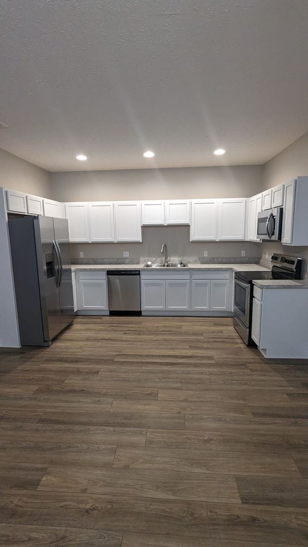 638 Treadway Blvd in Sheffield Lake, OH - Building Photo - Building Photo