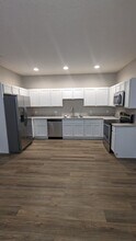 642 Treadway Blvd in Sheffield Lake, OH - Building Photo - Building Photo