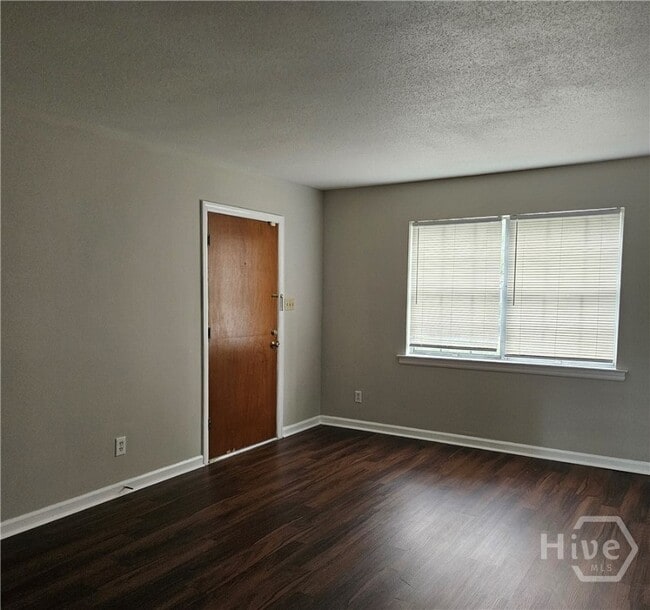 4407 Caroline Dr in Savannah, GA - Building Photo - Building Photo