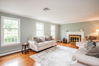 191 11 O Clock Rd in Weston, CT - Building Photo - Building Photo