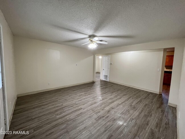 311 4th St-Unit -D in Broussard, LA - Building Photo - Building Photo