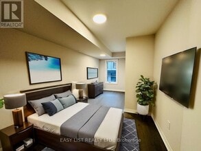 11 Baynes Wy in Bradford West Gwillimbury, ON - Building Photo - Building Photo