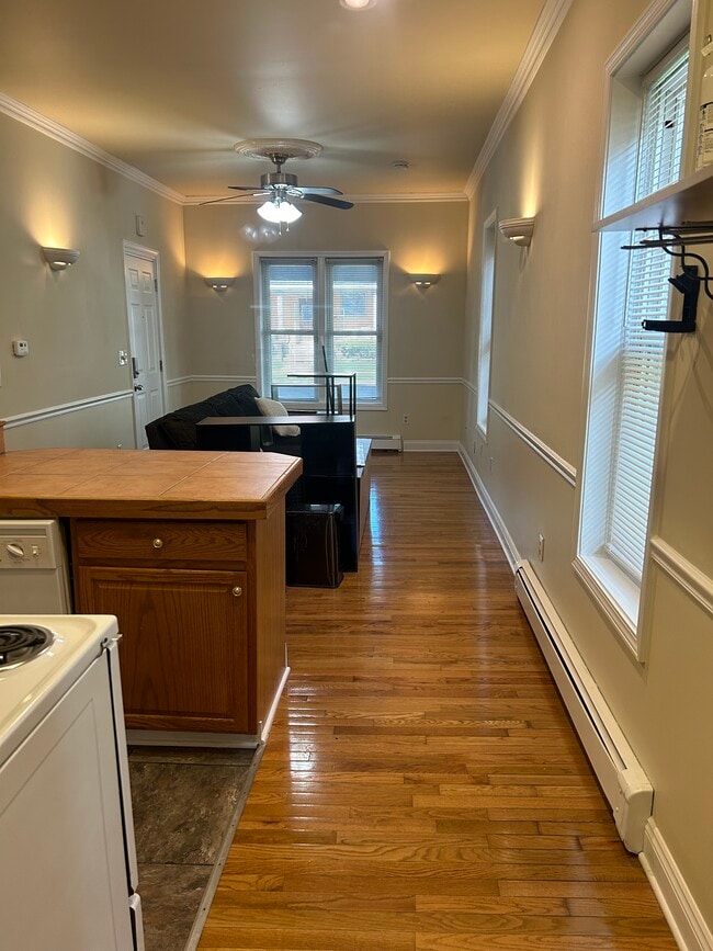 124 College Pl in Ypsilanti, MI - Foto de edificio - Building Photo