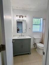 1990 SW 9th St in Fort Lauderdale, FL - Building Photo - Building Photo