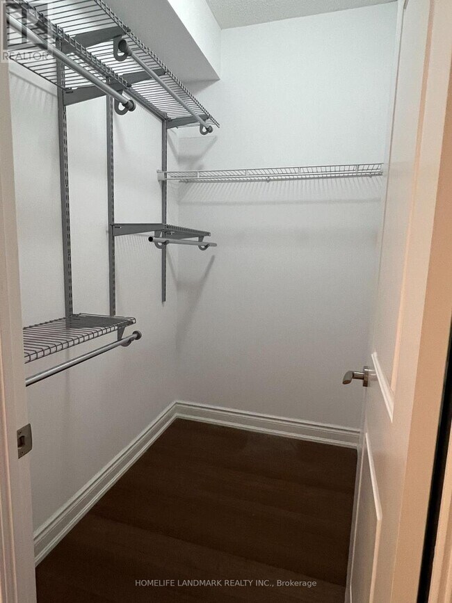 38 Cedarland Dr in Markham, ON - Building Photo - Building Photo