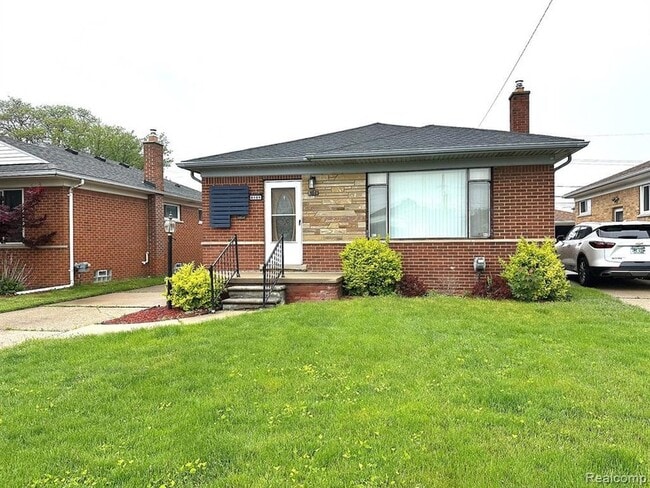 8101 Marian St in Warren, MI - Building Photo - Building Photo