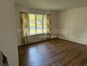 410 Monroe St in Oswego, IL - Building Photo - Building Photo