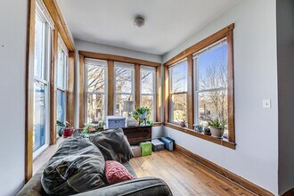1406 N Campbell Ave in Chicago, IL - Building Photo - Building Photo