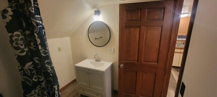 917 Marsac St, Unit #2 in Bay City, MI - Foto de edificio - Building Photo
