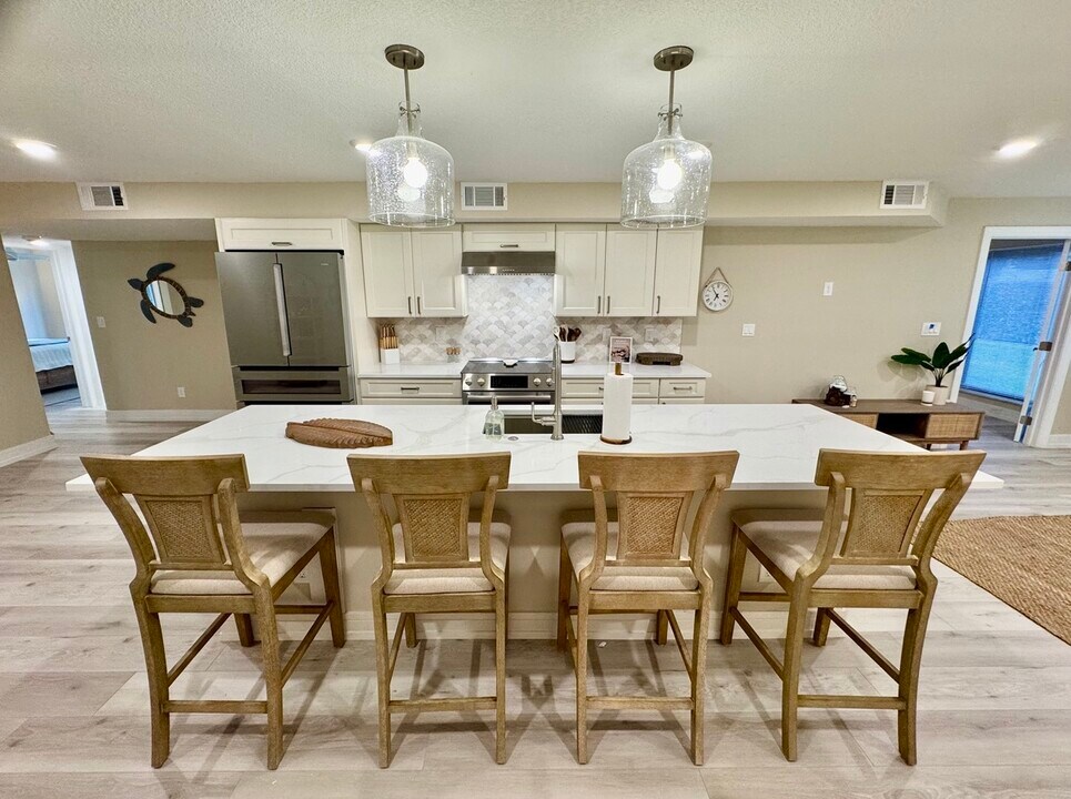 4082 Belair Ln in Naples, FL - Building Photo