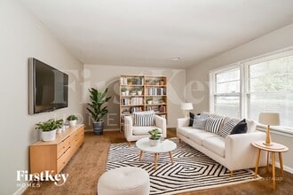 1083 Richland Dr in Memphis, TN - Foto de edificio - Building Photo