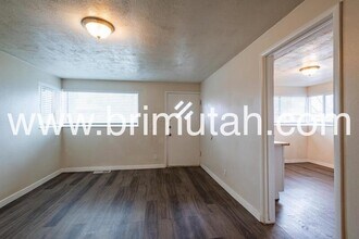 226 W 400 N in Salt Lake City, UT - Building Photo - Building Photo