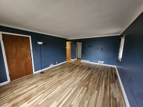 24750 Lakeshore Blvd in Euclid, OH - Building Photo - Building Photo