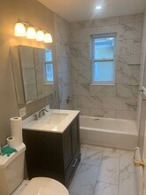 9 Kerwin St, Unit 2 in Boston, MA - Foto de edificio - Building Photo