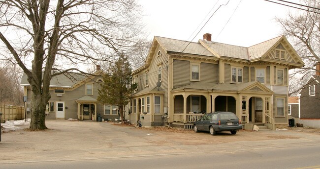 89 Central St in Foxboro, MA - Foto de edificio - Building Photo