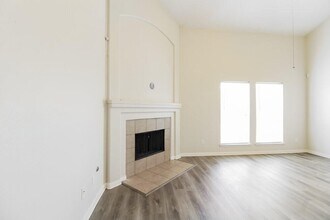 10007 Barr Lake Dr in Houston, TX - Building Photo - Building Photo
