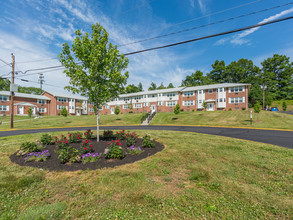 Vernon Gardens in Vernon, CT - Building Photo - Building Photo