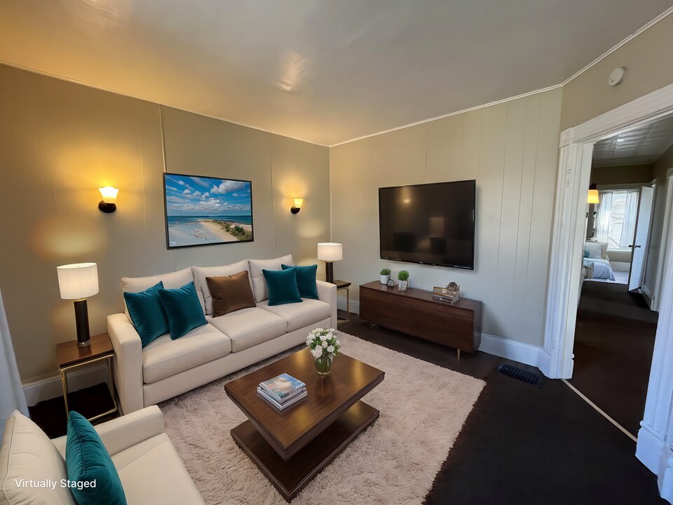 44 Genesee St in Lockport, NY - Building Photo