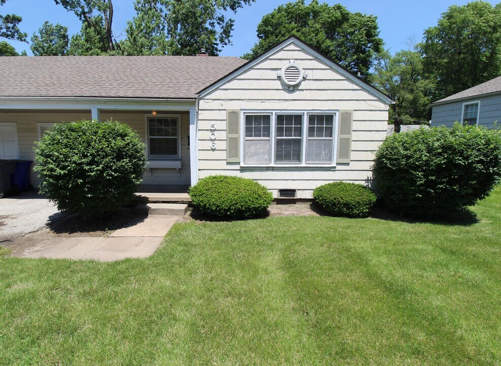 506 E Glendale St in Olathe, KS - Building Photo
