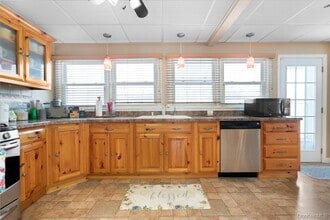 48 Quaker Hill Rd in Monroe, NY - Building Photo - Building Photo