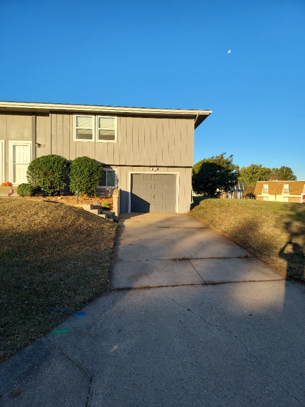 801 Dondee Dr in Manhattan, KS - Building Photo - Building Photo