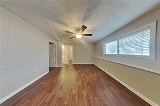 1860 Lamplighter Way in Snellville, GA - Building Photo - Building Photo