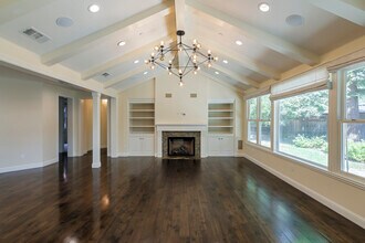 221 W Edith Ave in Los Altos, CA - Building Photo - Building Photo