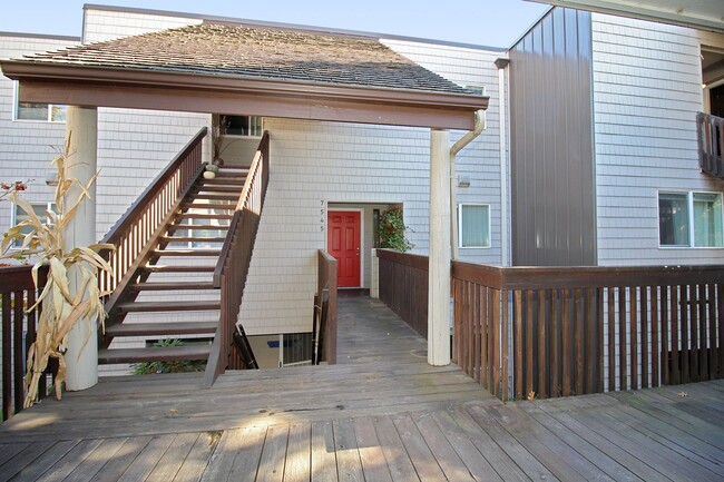 7545 N Edgewater St in Portland, OR - Building Photo - Building Photo