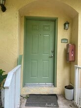 6924 W Sample Rd in Coral Springs, FL - Building Photo - Building Photo