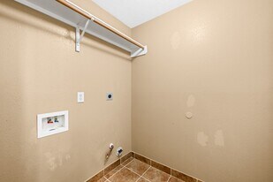 12130 La Salle Oaks in Conroe, TX - Building Photo