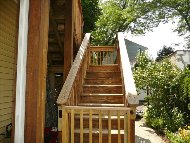 279 N Washington St-Unit -Second Floor in Sleepy Hollow, NY - Building Photo - Building Photo