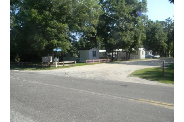 Tommy Lackey Rd in Tallahassee, FL - Building Photo