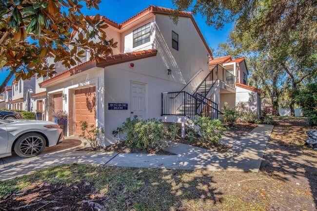 550 Via Del Oro Dr in Altamonte Springs, FL - Building Photo - Building Photo