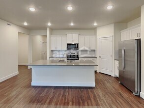 3126 N Vigo Ave in Star, ID - Foto de edificio - Building Photo