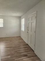 439 Auburn Dr, Unit #204 in Daytona Beach, FL - Building Photo