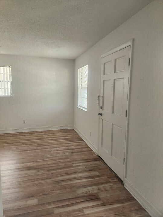 439 Auburn Dr, Unit #204 in Daytona Beach, FL - Building Photo