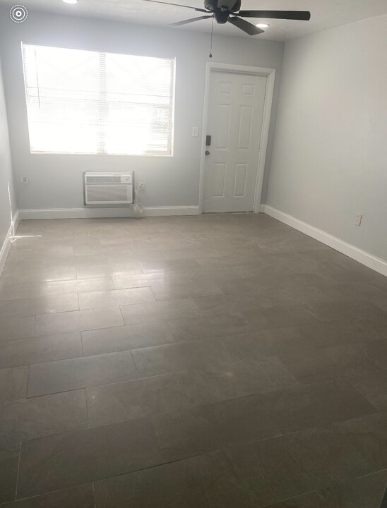 7631 Venetian St, Unit B in Miramar, FL - Foto de edificio