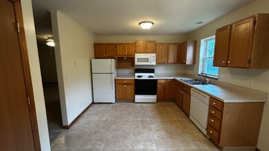 4351 Angela Ct in Schenectady, NY - Building Photo - Building Photo