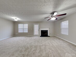 6090 Flagstaf Walk in Mcdonough, GA - Building Photo - Building Photo