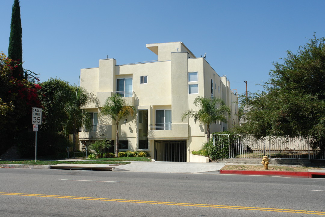 4759 Kester Ave in Sherman Oaks, CA - Foto de edificio