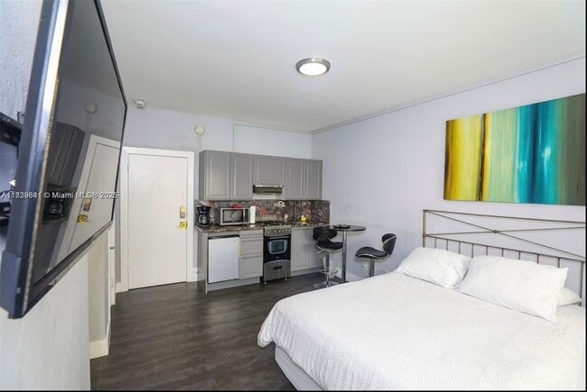 property at 3710 Collins Ave