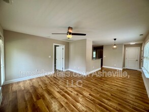 252 Wash Creek Dr in Hendersonville, NC - Building Photo - Building Photo