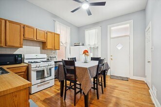 1448 N Fairfield Ave in Chicago, IL - Building Photo - Building Photo