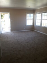 6943 1/2 Glasgow Ave, Unit Upper in Los Angeles, CA - Foto de edificio - Building Photo