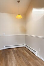 17 Alex Ln in Glen Cove, NY - Building Photo - Building Photo