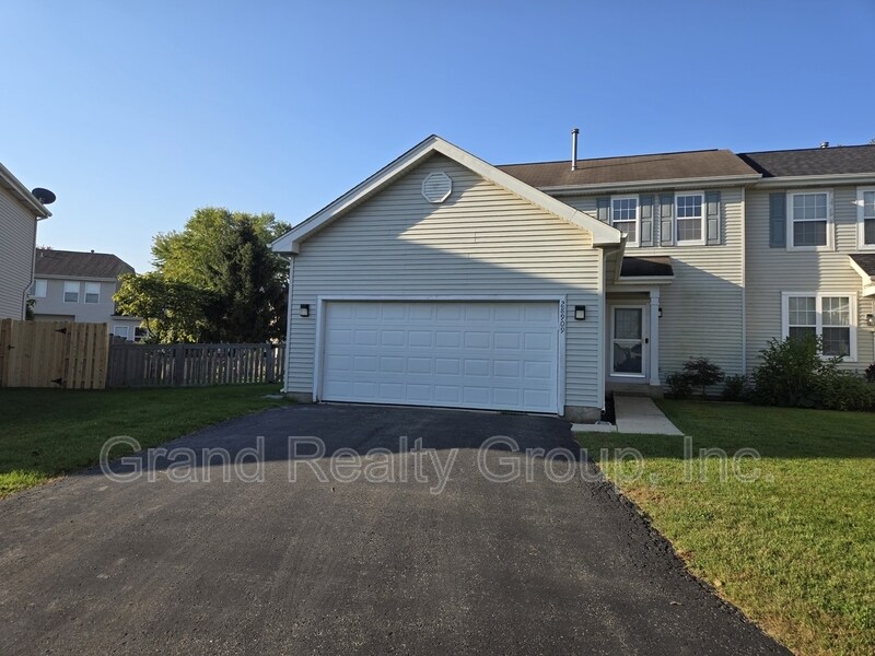 28909 Bayberry Ct in Lakemoor, IL - Building Photo