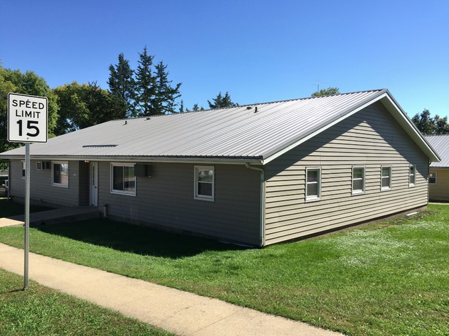 104 W Clark St in Montrose, SD - Building Photo - Building Photo