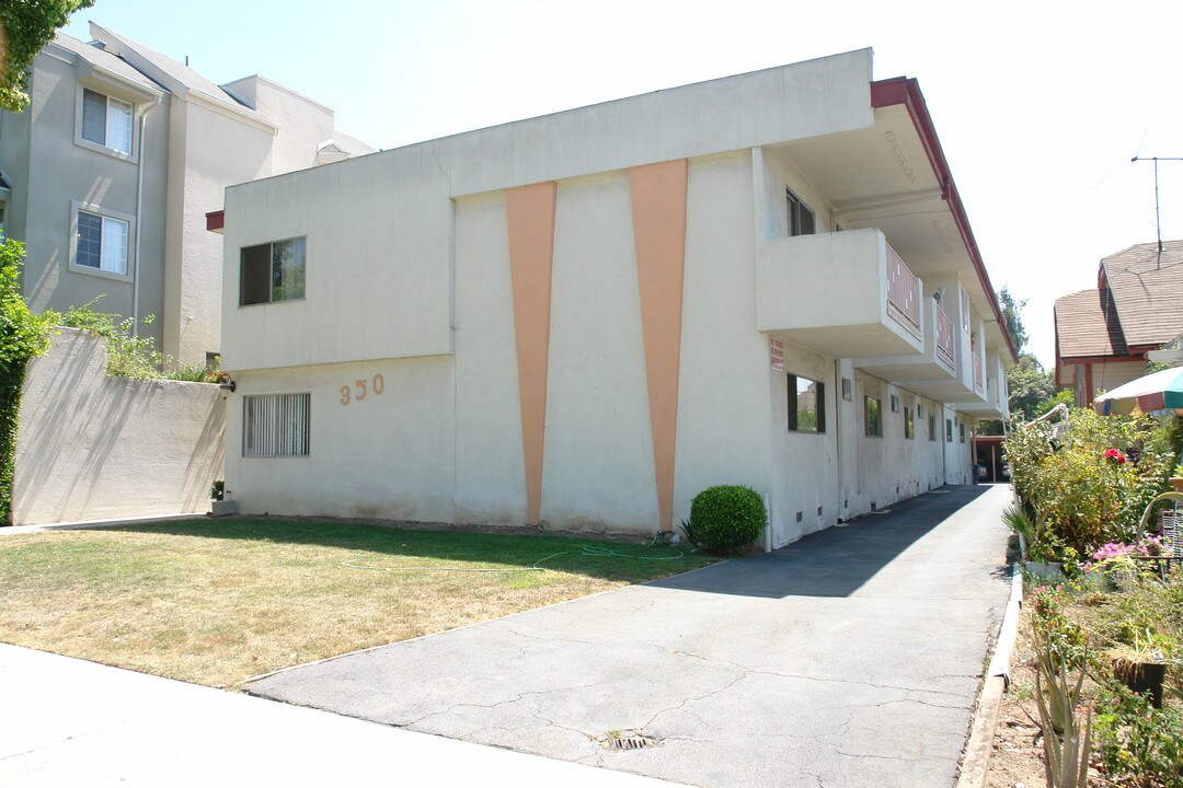 350 W Wilson Ave in Glendale, CA - Foto de edificio