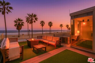 2911 Ocean Front Walk in Los Angeles, CA - Foto de edificio - Building Photo