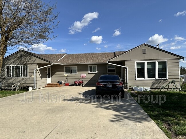 property at 1225 2nd St